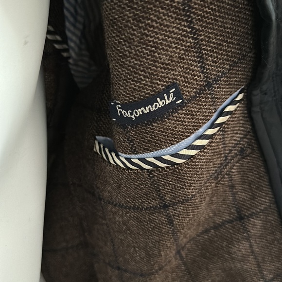 Façonnable men’s jacket. With removable velvet quilted detailing on inside - Picture 14 of 14